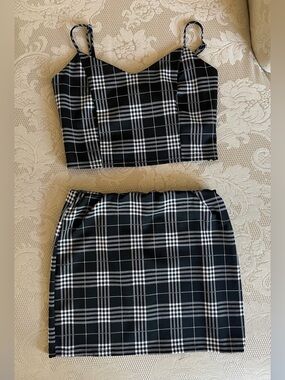 Love Tree Black and White Plaid Spaghetti Strap Crop Top